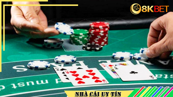 Diễn biến 1 vòng cược của game poker trực tuyến đổi thưởng